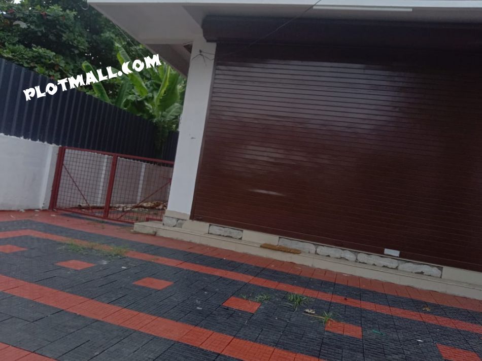Shop / Showroom For Rent